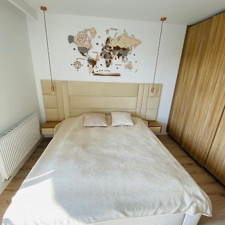 Luxury White Apartment In Park Lotnikow Krakov Exteriér fotografie