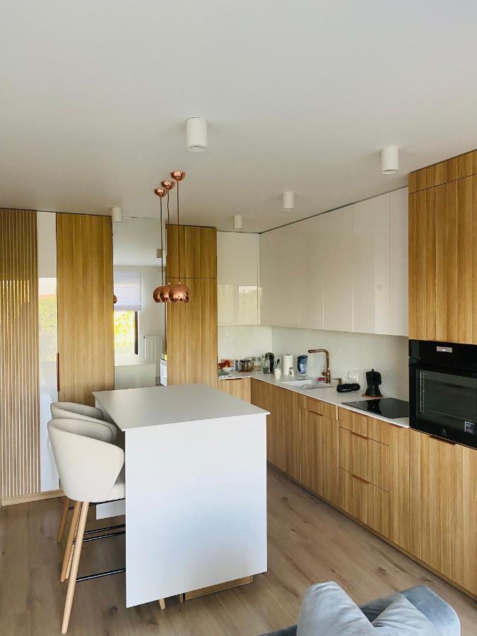 Luxury White Apartment In Park Lotnikow Krakov Exteriér fotografie